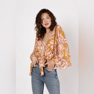 NWT | Band of the Free | Libby Gold Floral Bell Sleeve Crop Top | Sz S